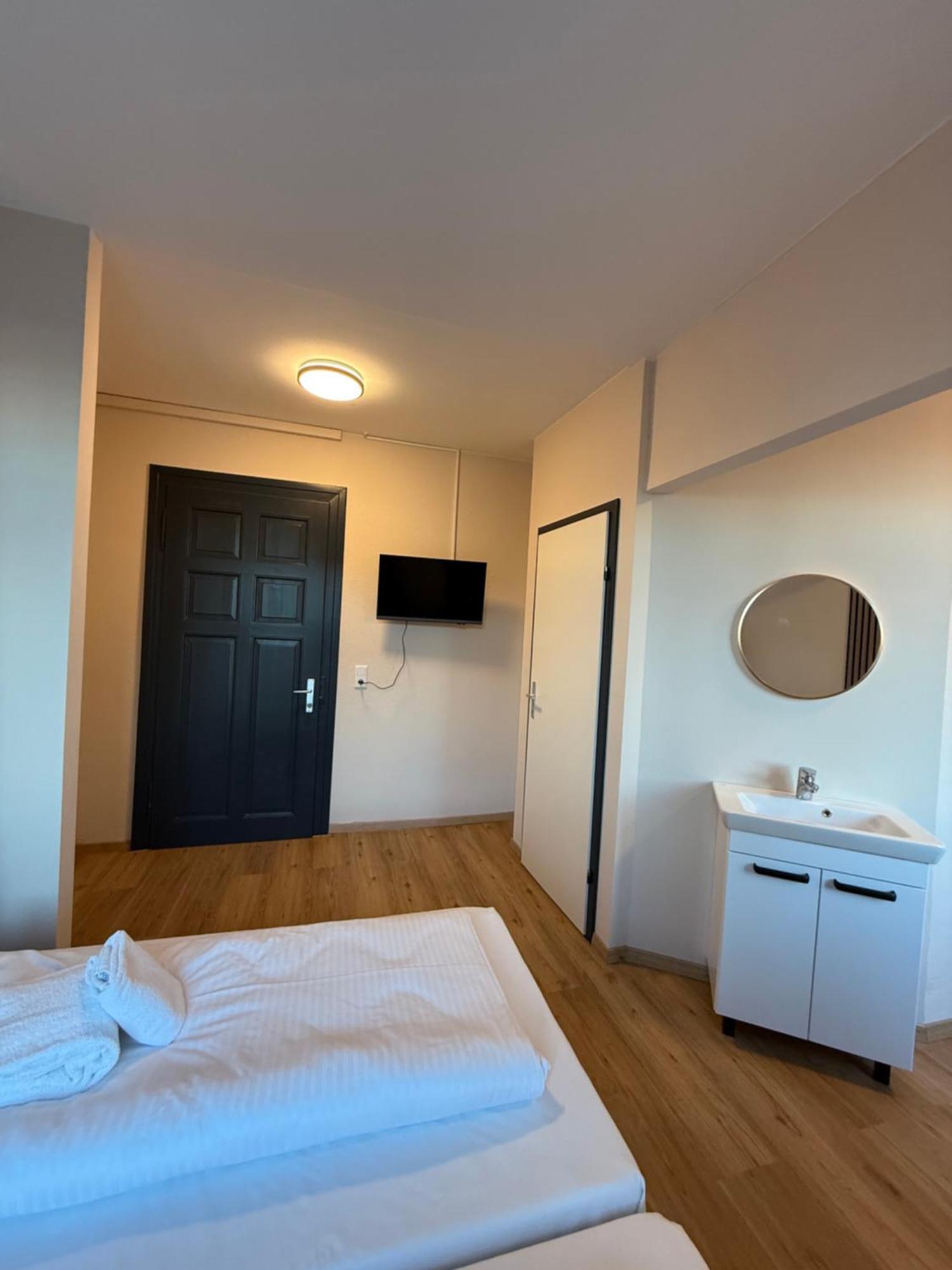 Crown Living Villa Blumenau Studios, Smarttv, Parkplatz Lustenau Exterior photo