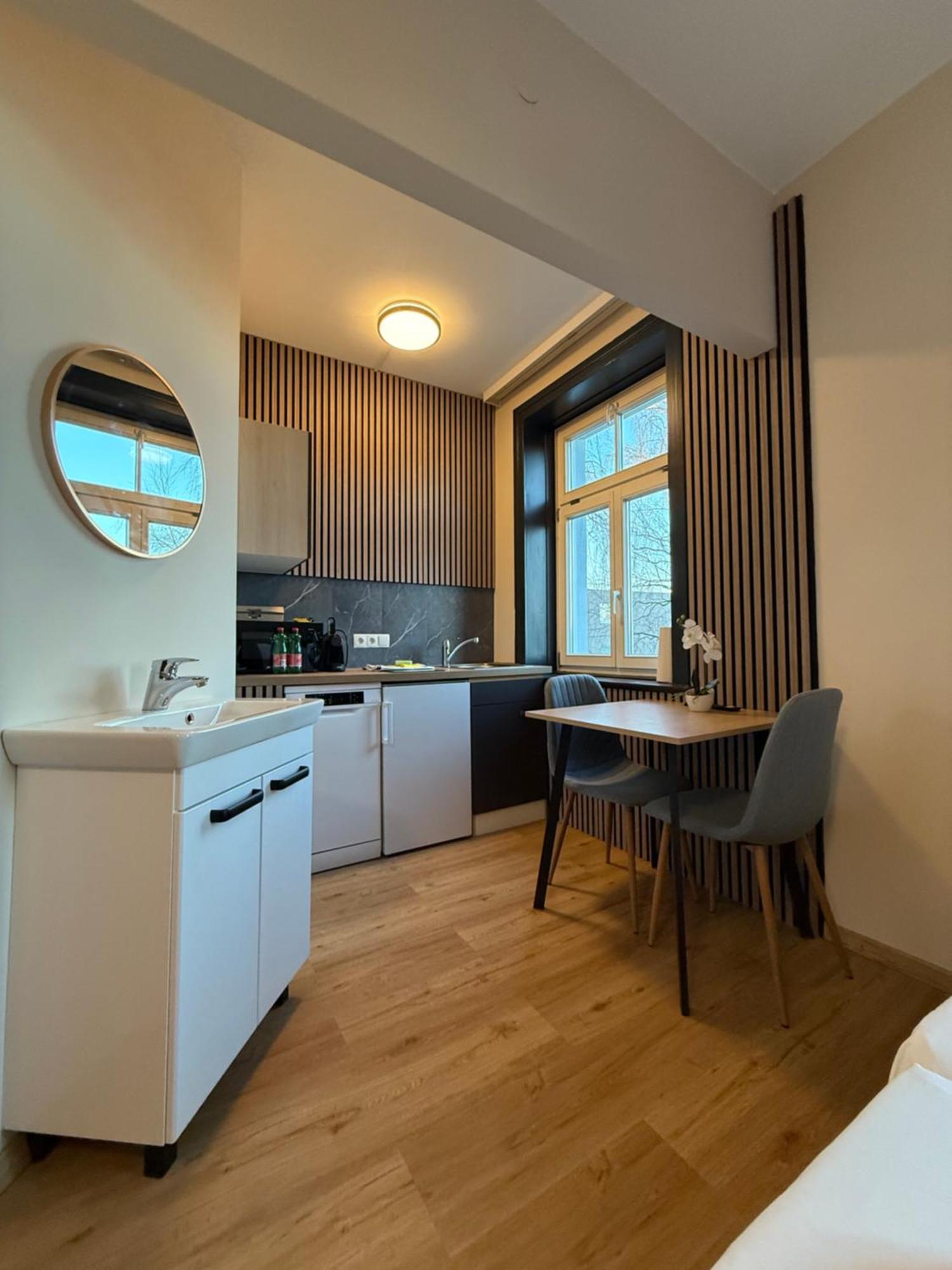 Crown Living Villa Blumenau Studios, Smarttv, Parkplatz Lustenau Exterior photo